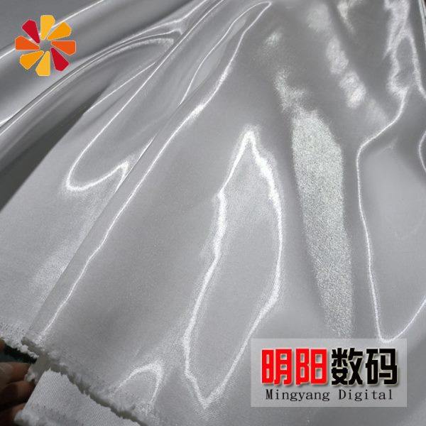 218号布水光缎无弹梭织布高亮光反光面料中等硬度数码印花色丁布