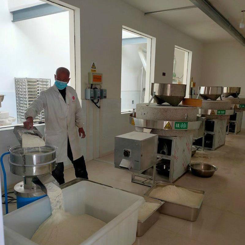 转石高端商用大型电动石磨面粉机小麦青稞五谷杂粮家用石盘磨面机
