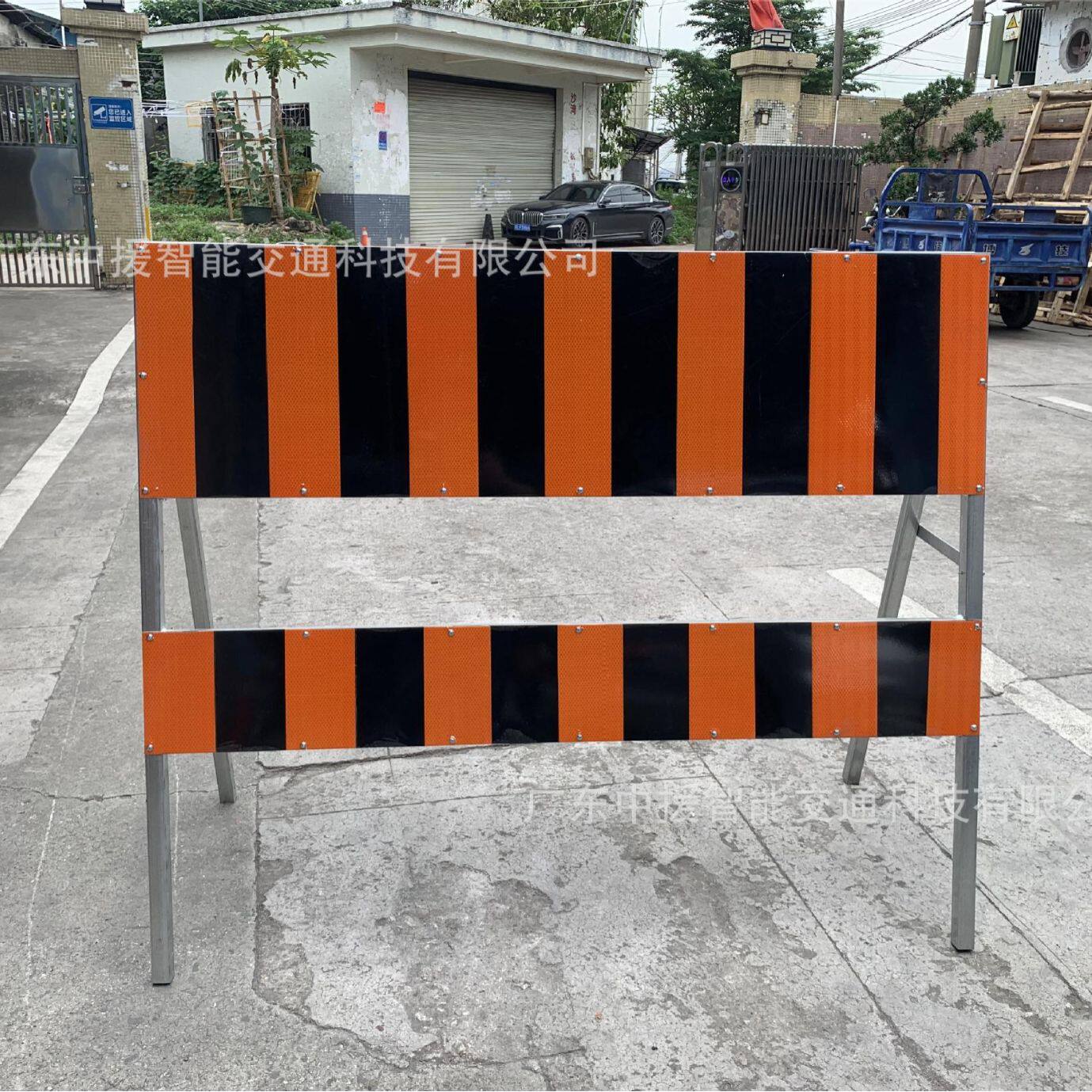 广东厂家直销道路施工牌交通标志牌折叠活动施工路栏架警示架