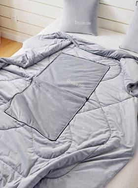 枕被子两用加厚珊瑚绒冬季办公室午车睡毯载二合抱F98S79SS一折刺