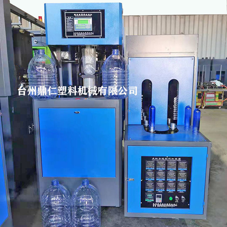 批发10L机水瓶油瓶多规格共用吹瓶机