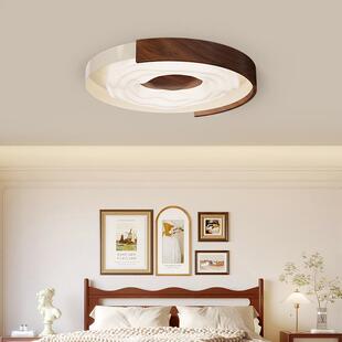 中古风卧室吸顶灯2026新款现代简约主卧灯护眼胡桃木纹色书房灯