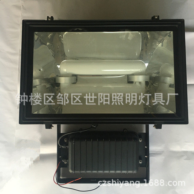 厂家销售200瓦低频无极灯投光灯节约电放光灯隧道灯桥梁无极灯