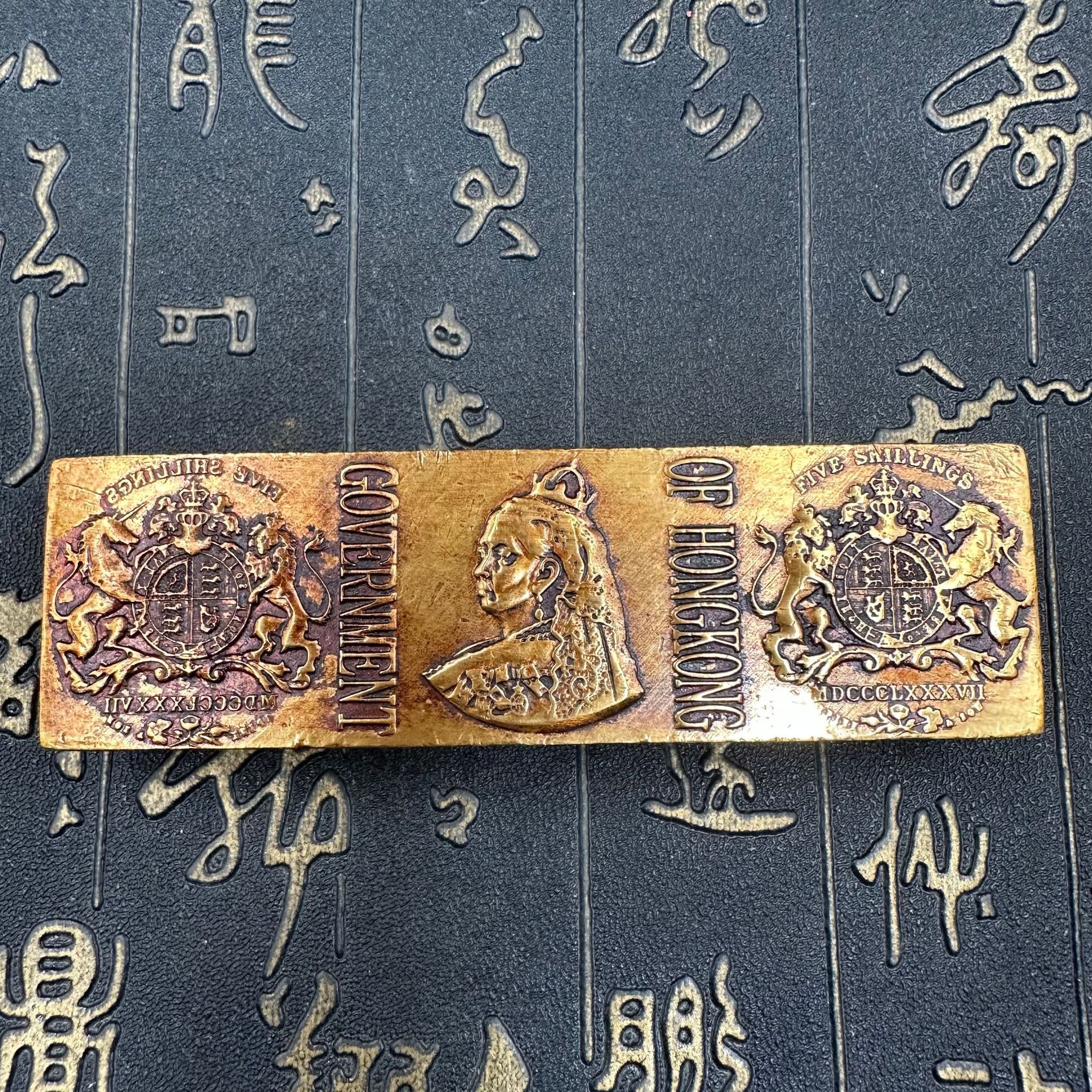 厂家批发仿古老金色包浆外国精雕金砖金锭金块工艺影视摆件
