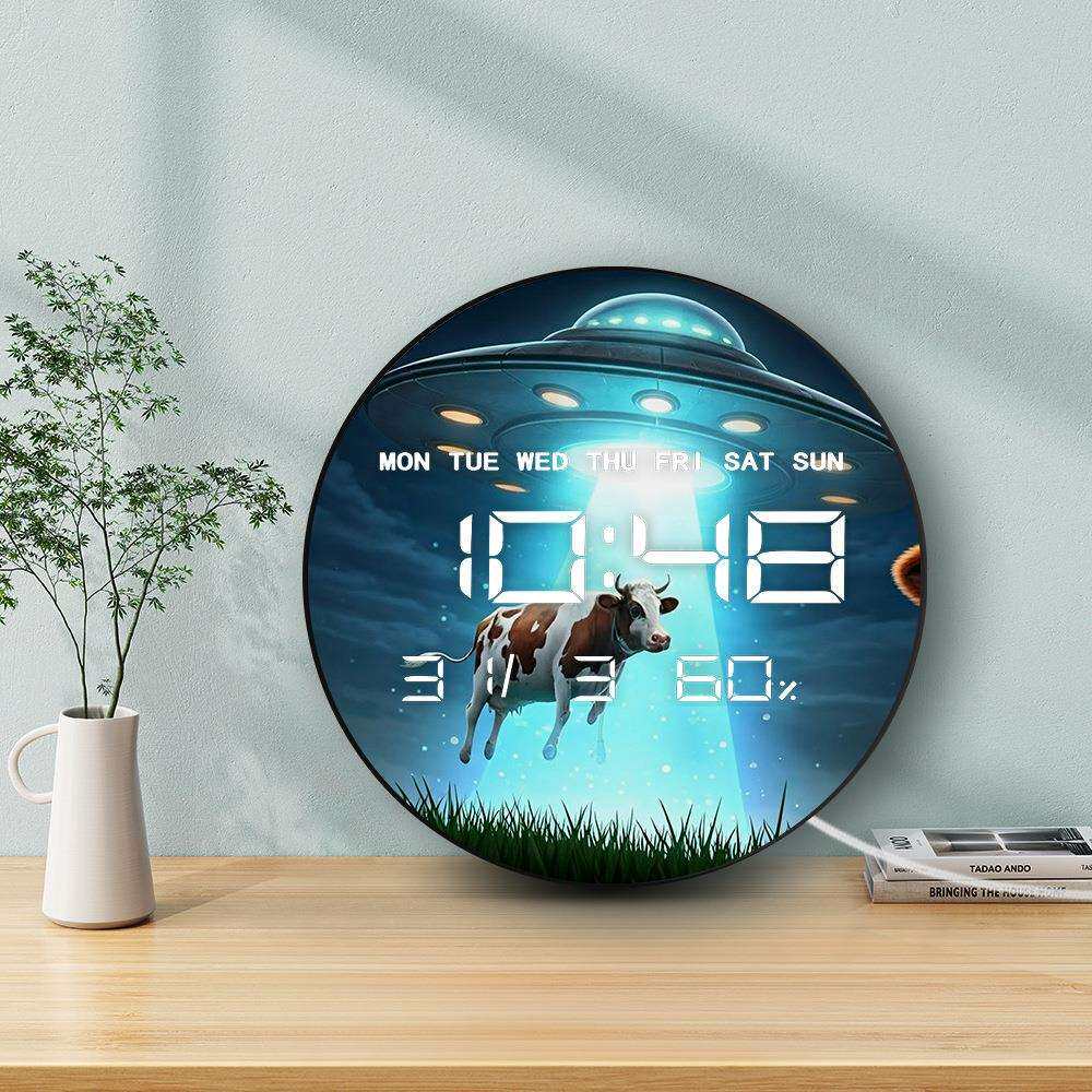外星飞碟奶牛简约客厅挂钟电子多功能家用时钟带温度湿度静音墙钟