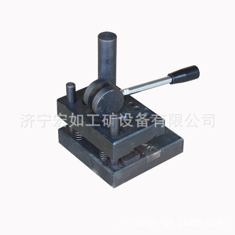 蝴蝶扣迷你扣手锤式钉扣机MRD-100