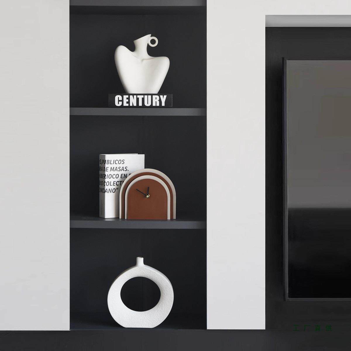 2026新款轻法式中古风高级感电视墙柜软装家居创意极简艺术摆件