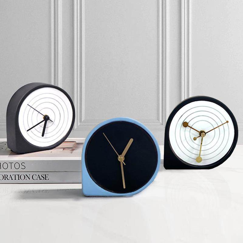北欧简约现代轻奢树脂座台钟表摆件样板间书房卧室客厅桌面装饰品