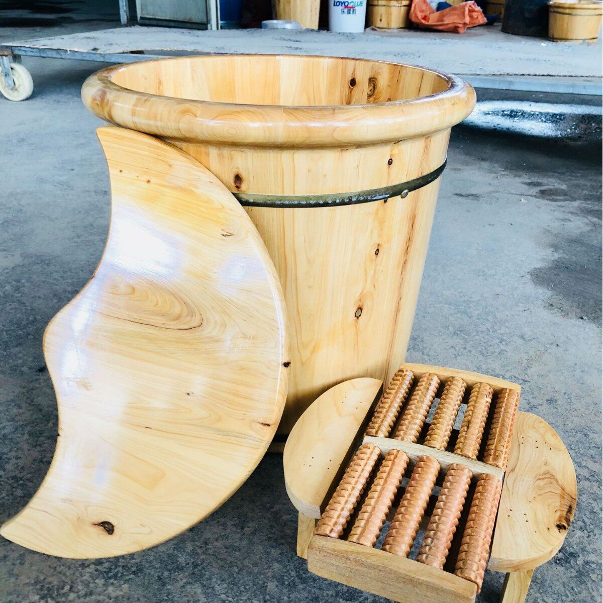 厂家直批香柏木泡脚木桶桑拿洗浴洗脚盆实木保温穴位按摩木桶E18