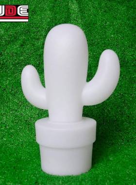 厂家热销LE发光装饰灯ULL创D意分遥控仙掌灯户外控防水防摔夜光人