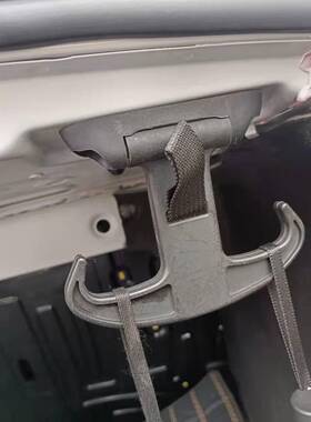 适用于奔驰新E级C200E300CLA简配内饰用品尾箱拉钩后备箱牛角挂钩