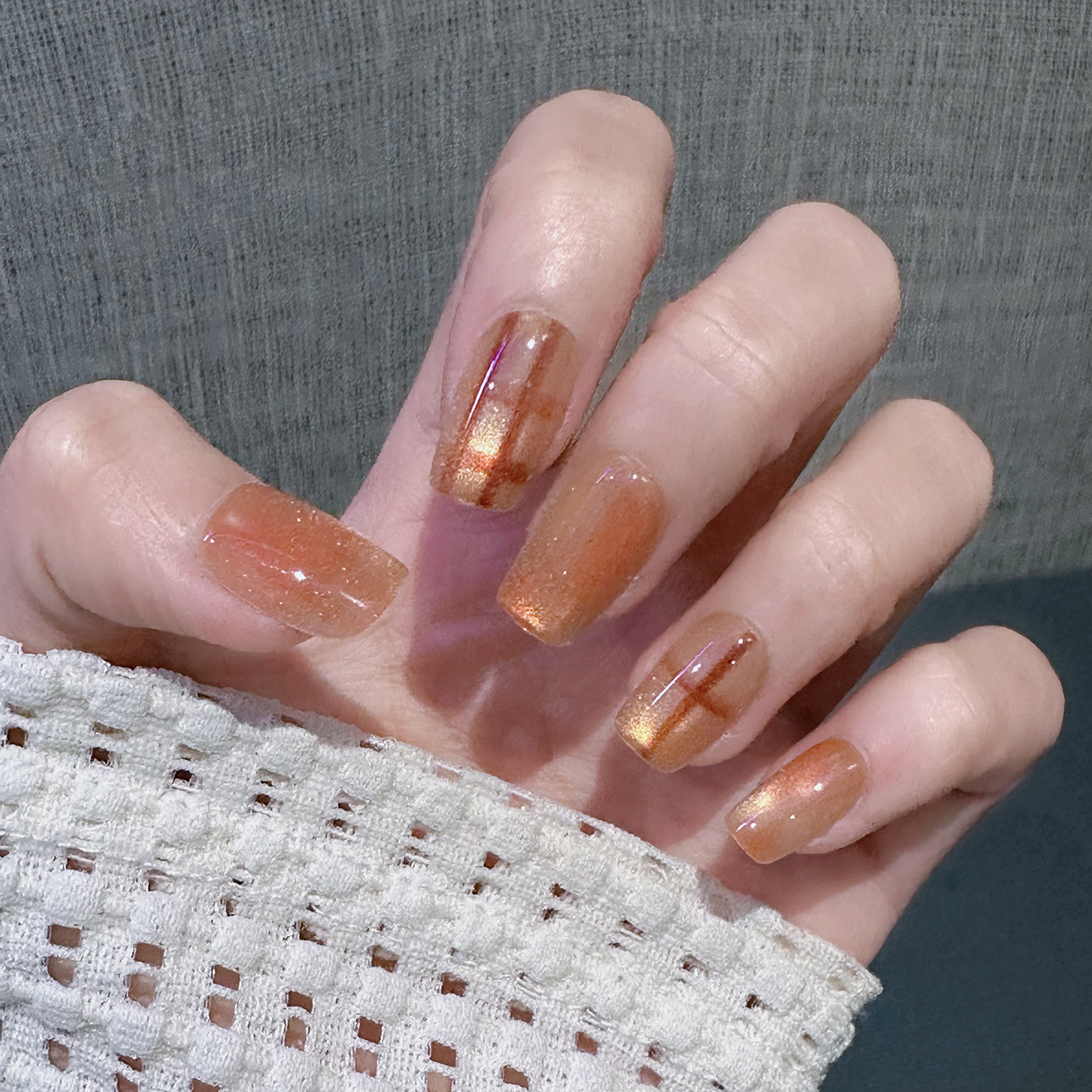 裸色条纹穿戴甲短款手工甲猫眼