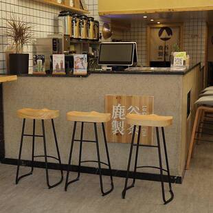 现代简约家用实木吧台椅北欧复古前台铁艺椅网红奶茶店餐厅酒吧椅