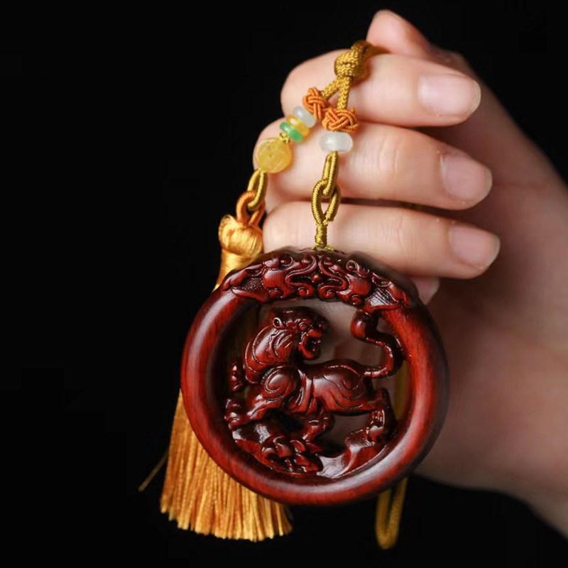 小叶紫檀老虎流苏挂件血檀木雕生肖虎吊坠木质虎虎生威手把件车挂