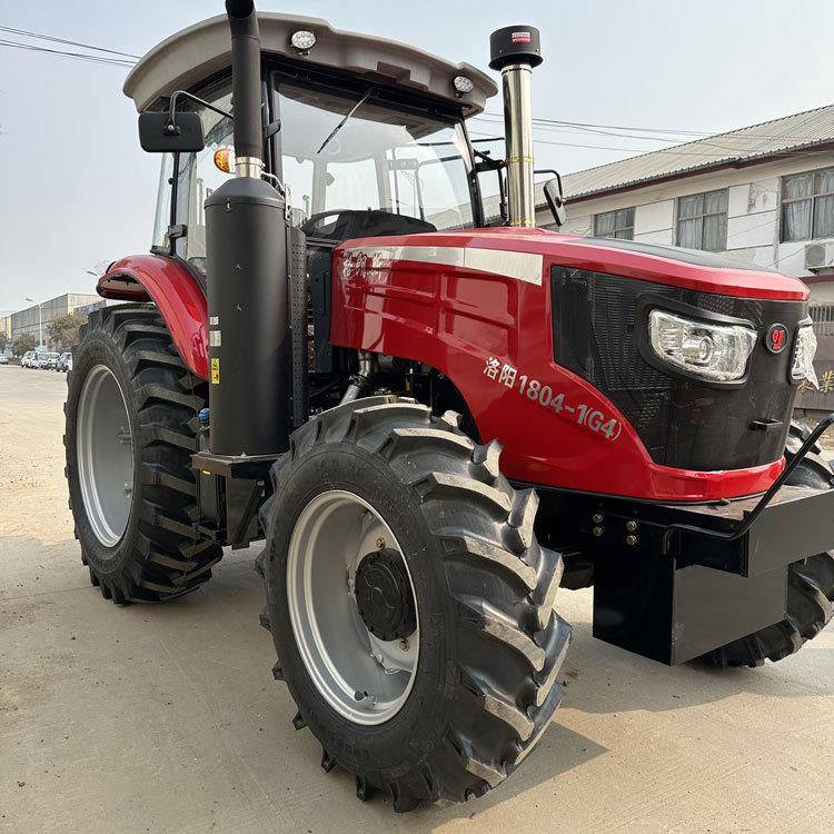雷M904轮式沃拖拉机低油耗四驱拉耕田犁地机东方红E704M四504轮拖