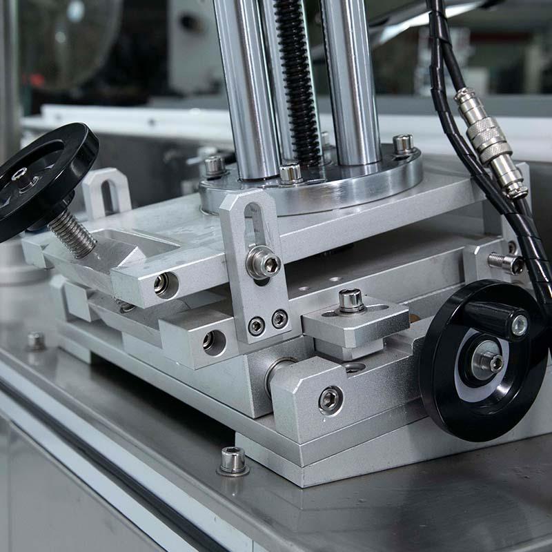 现货全自WZP动卡片分页贴贴标标机纸纸盒子箱分卡标铁片钢化膜签