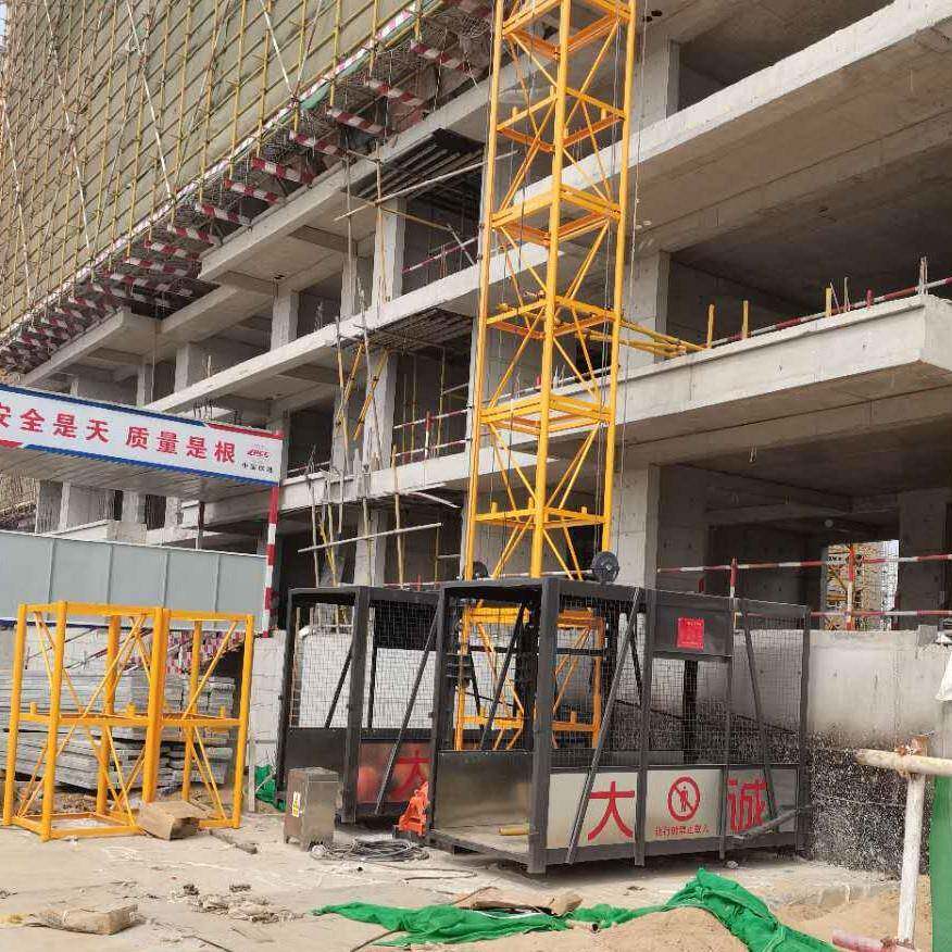 源头直供1料提升机建筑工上ZNU料地外挂式ss20单柱双笼钢丝绳物货
