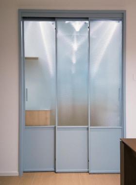 多胺彩色推拉联巴动家用898铝合门金网红柯耶布西极窄隔断玻璃推