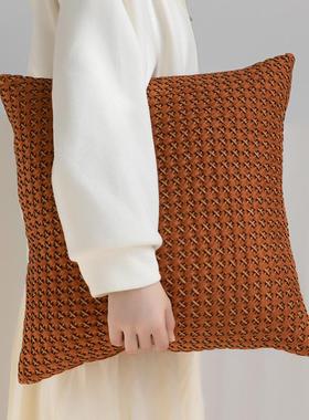 现代轻橙色仿皮绒手编工IUQ奢织抱枕客厅高沙发靠枕端样板间装饰