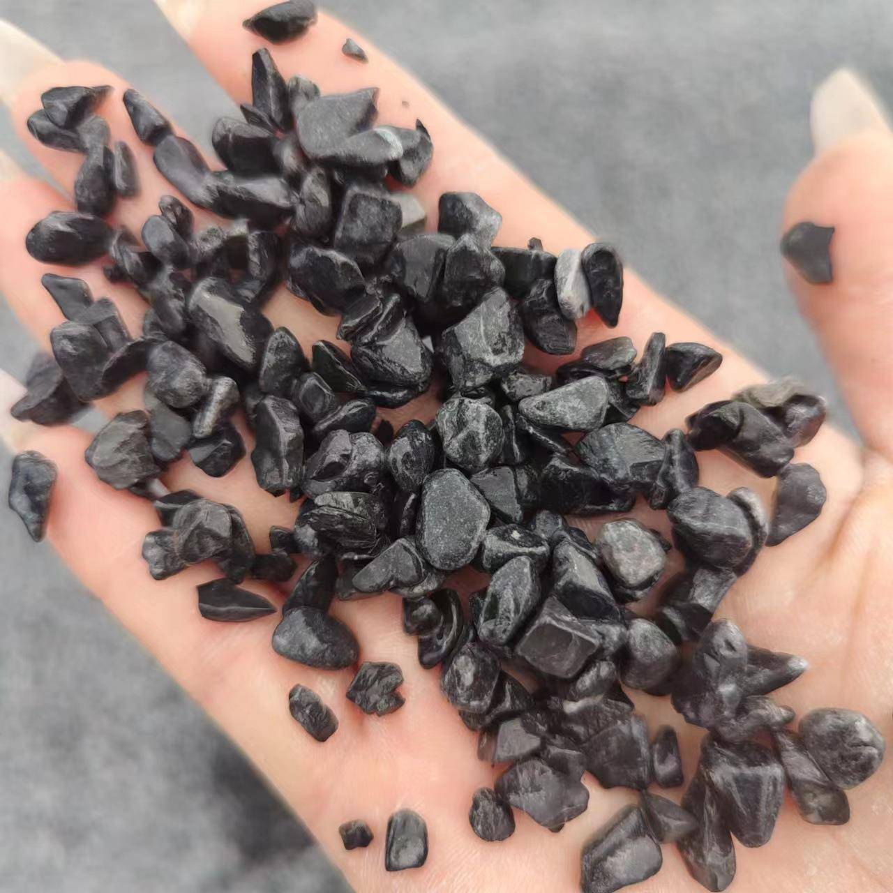 色石子铺黑地户外用工造景黑色水程磨195石子深灰色洗米石黑色碎