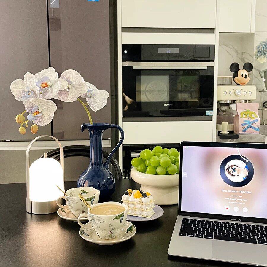 网红复古蓝陶瓷花瓶插鲜花干枝新中式花器摆件客厅餐桌装饰花