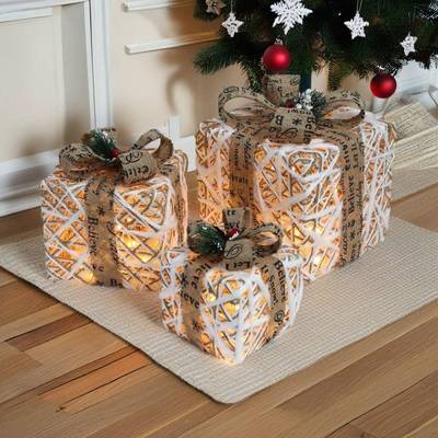 诞装饰创意置摆件发光灯圣诞树礼物盒节圣日商酒场店橱窗场景631