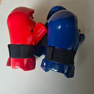 儿童青少年搏击训练护具健身一次成型拳套拳击散打手套防护成人