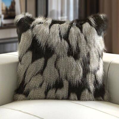 北欧ins灰色抱枕VLP沙发客厅仿山鸡毛靠枕店样酒板黑间软靠装包毛