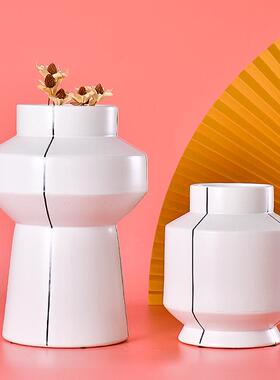 现代简约白色陶VBK瓷瓶摆花北欧网红创意家件居客干花插花厅装饰