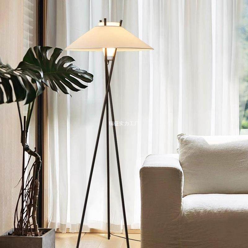 三落地意大中古风灯客厅沙发利旁设计师DHB诧寂角风样板房钢琴落