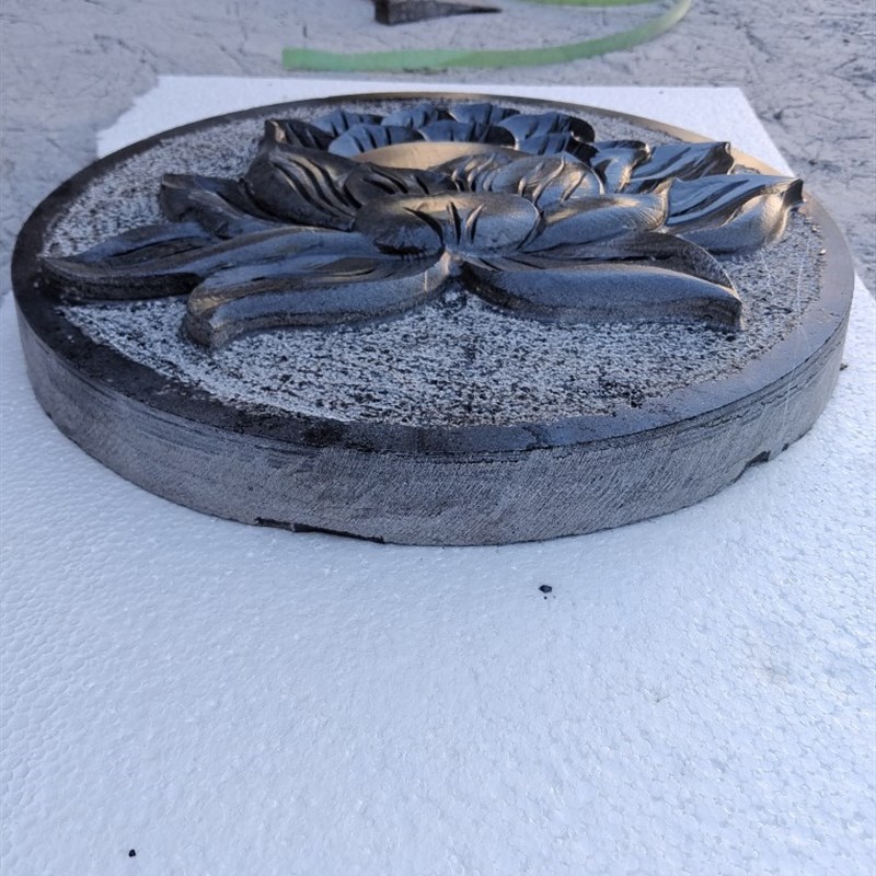 石雕踏步石青石晚霞红荷花汀步石花园庭院户外铺路铜钱草坪铺路石