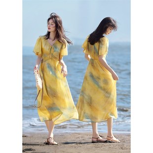 XWI欣未渐变晕染V领连衣裙女2025夏季海边度假风收腰显瘦丁达尔裙