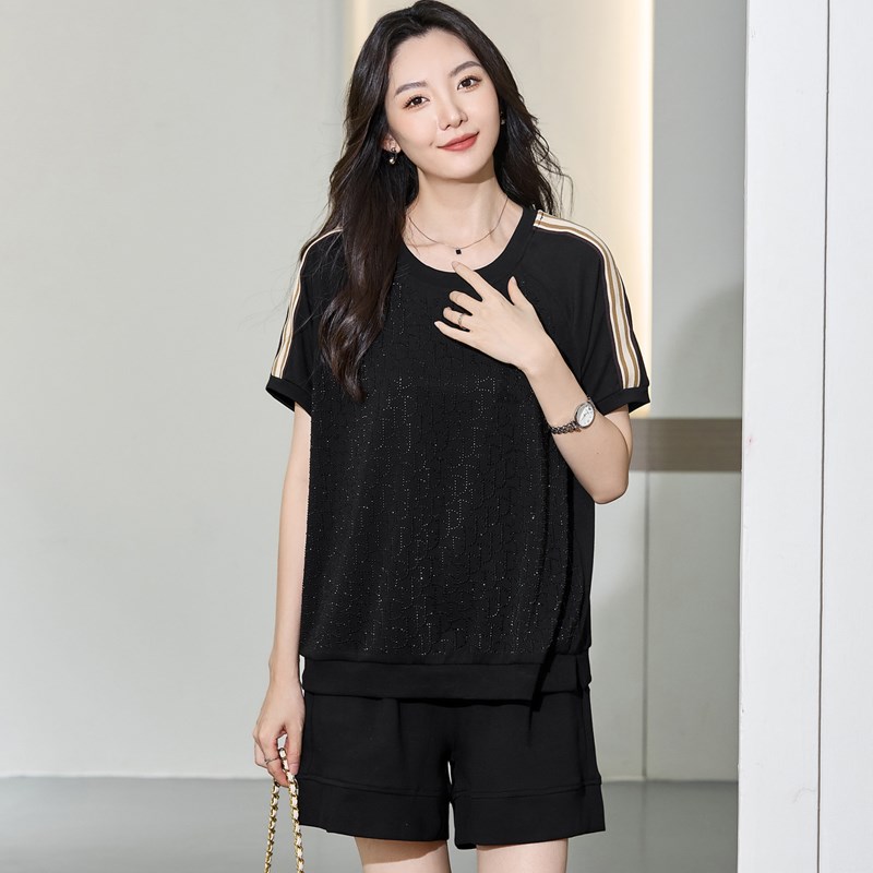 大码女装夏装200斤胖妹妹简约时尚休闲上衣胖mm宽松显瘦短袖T恤衫