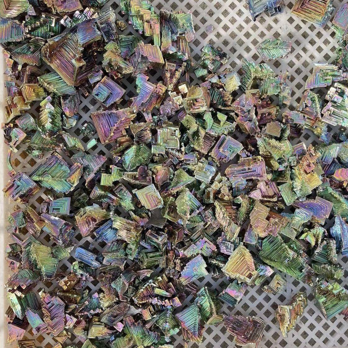 七彩矿石天然铋矿原石铋晶体矿物装饰原石摆件