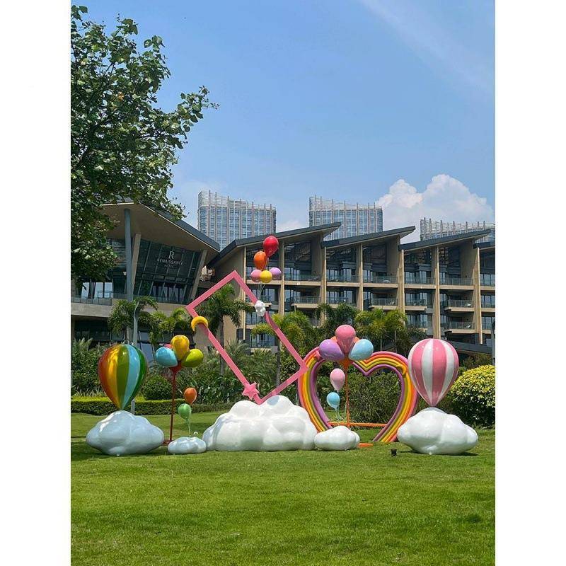 照网红玻璃钢923球云朵彩虹雕塑区园林文旅拍气打卡景云梯造景大