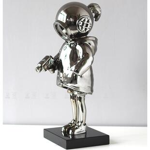 轻奢创意样板间售楼处客厅电视柜玄关展厅人物雕塑探险者家具摆件