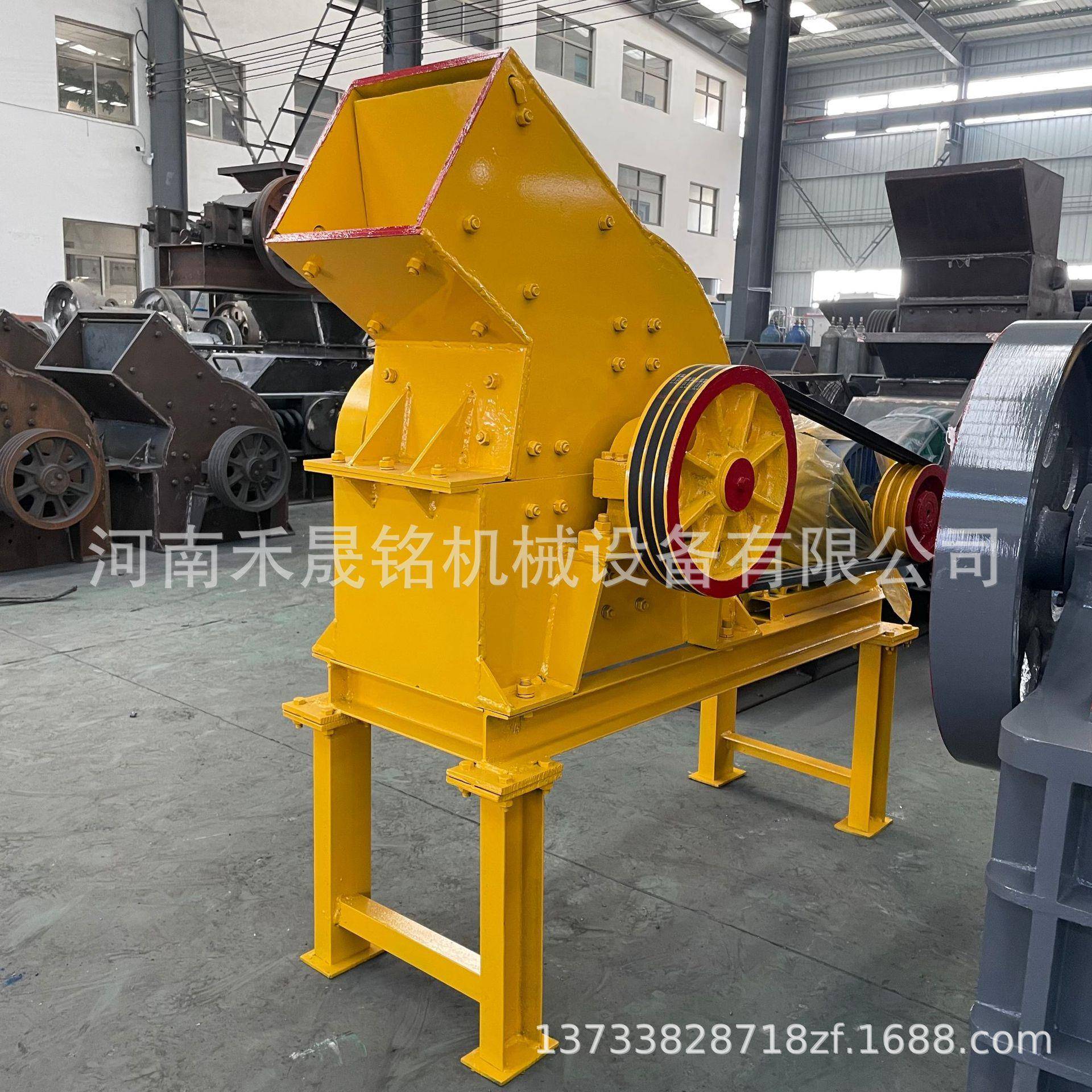送移便携PC-300*EUJ400锤式破机配出料输动分筛机矿石锤碎破制砂