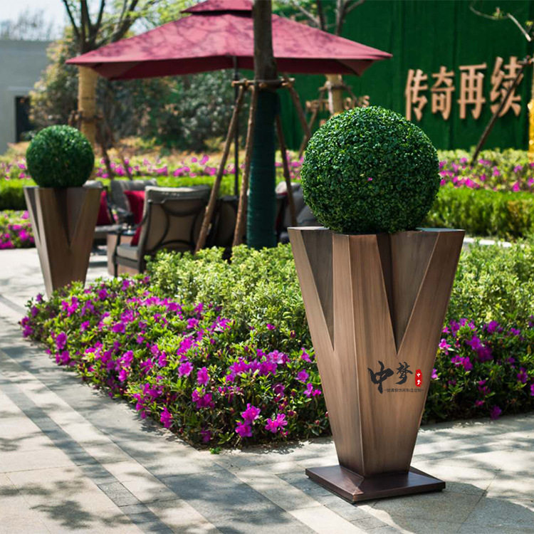玻璃钢材质现代创意喇叭四方绿植花盆商场售楼部户外广场时尚花器