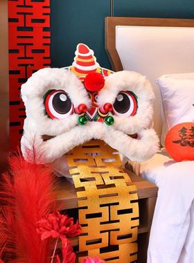 新款10038婚道礼喜庆单子头拍照传订婚晨袍装饰统具醒狮狮创意摆