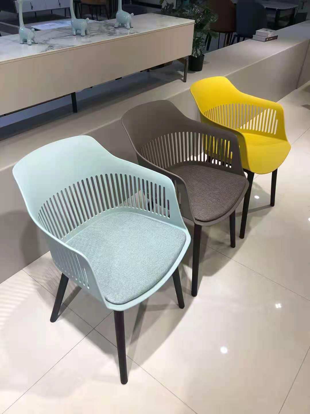 塑料椅子靠背大人简易餐桌胶椅加厚现代简约书桌凳子家用北欧餐椅