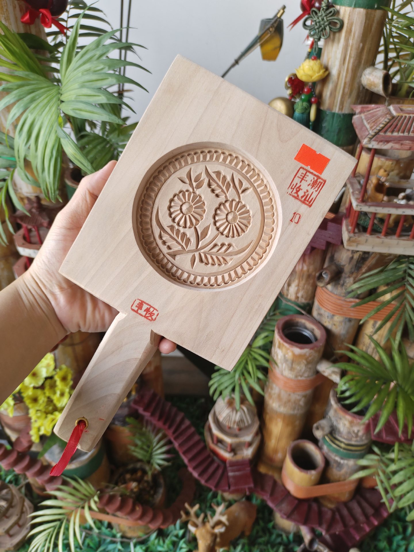 潮汕传统双花宫粿红桃木雕模具