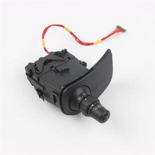 供应适用雷诺转向柱茎杆指示器转向灯开关开关8201590638