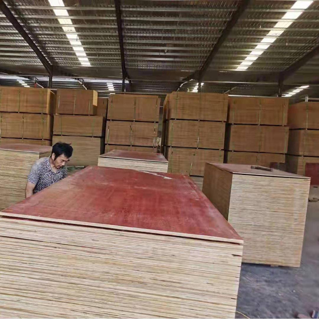醛232镜面胶板建筑工地专用酚防水松木建面筑膜板