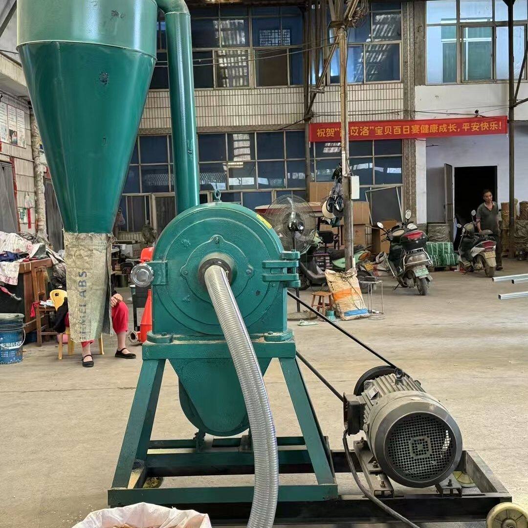 玉米饲料粉碎机多功能自吸养殖打粉机家用秸秆磨粉机万能五谷杂粮