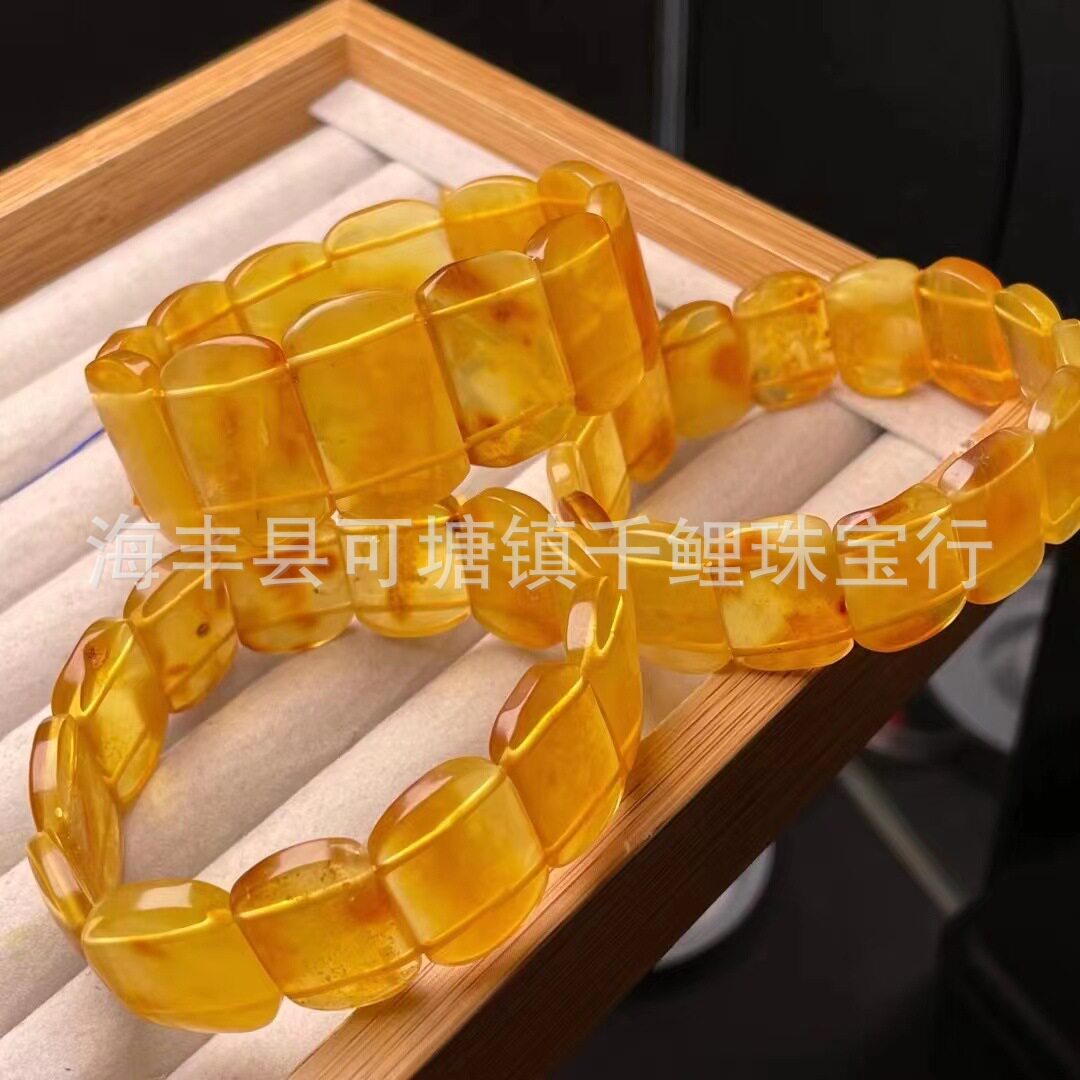 天然琥珀蜜蜡手牌色泽金黄鸡油黄蜜蜡手牌上手大气千鲤工厂批发