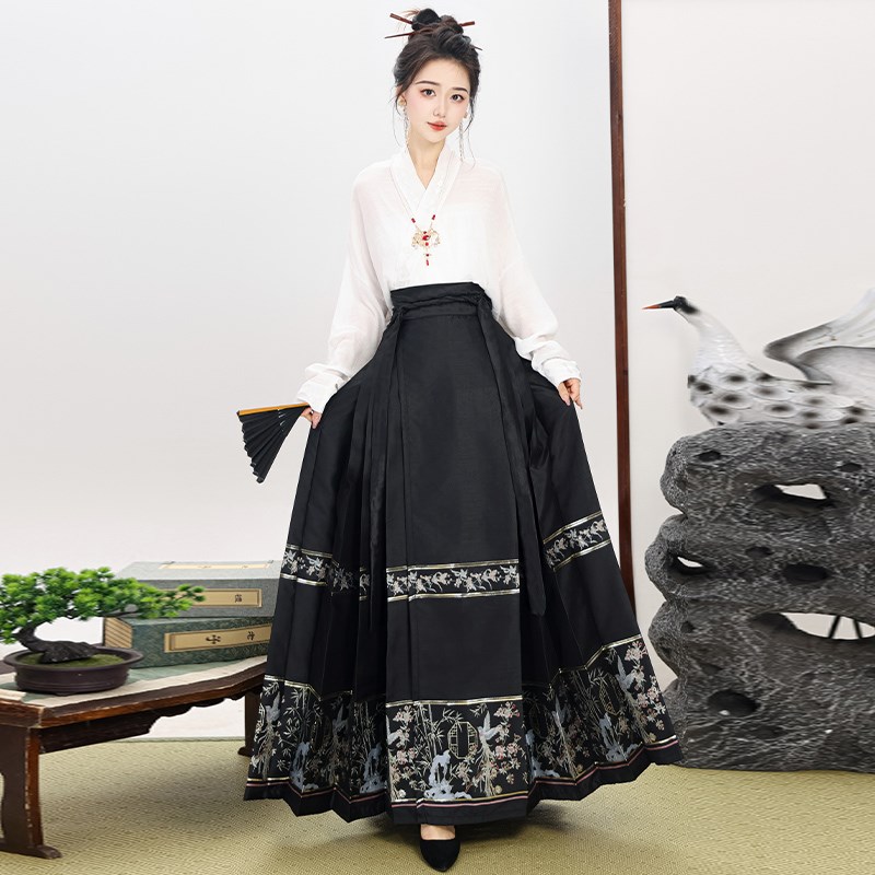 新款马面裙女套装婚服国风搭配上衣黑红色织金妆花中式汉服敬酒服