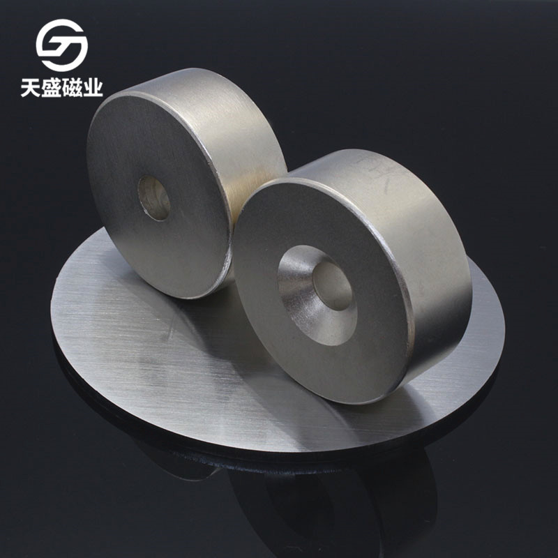 D50*30-10大圆片强磁M10螺孔打捞专用带孔磁铁D50×30-10吸铁石