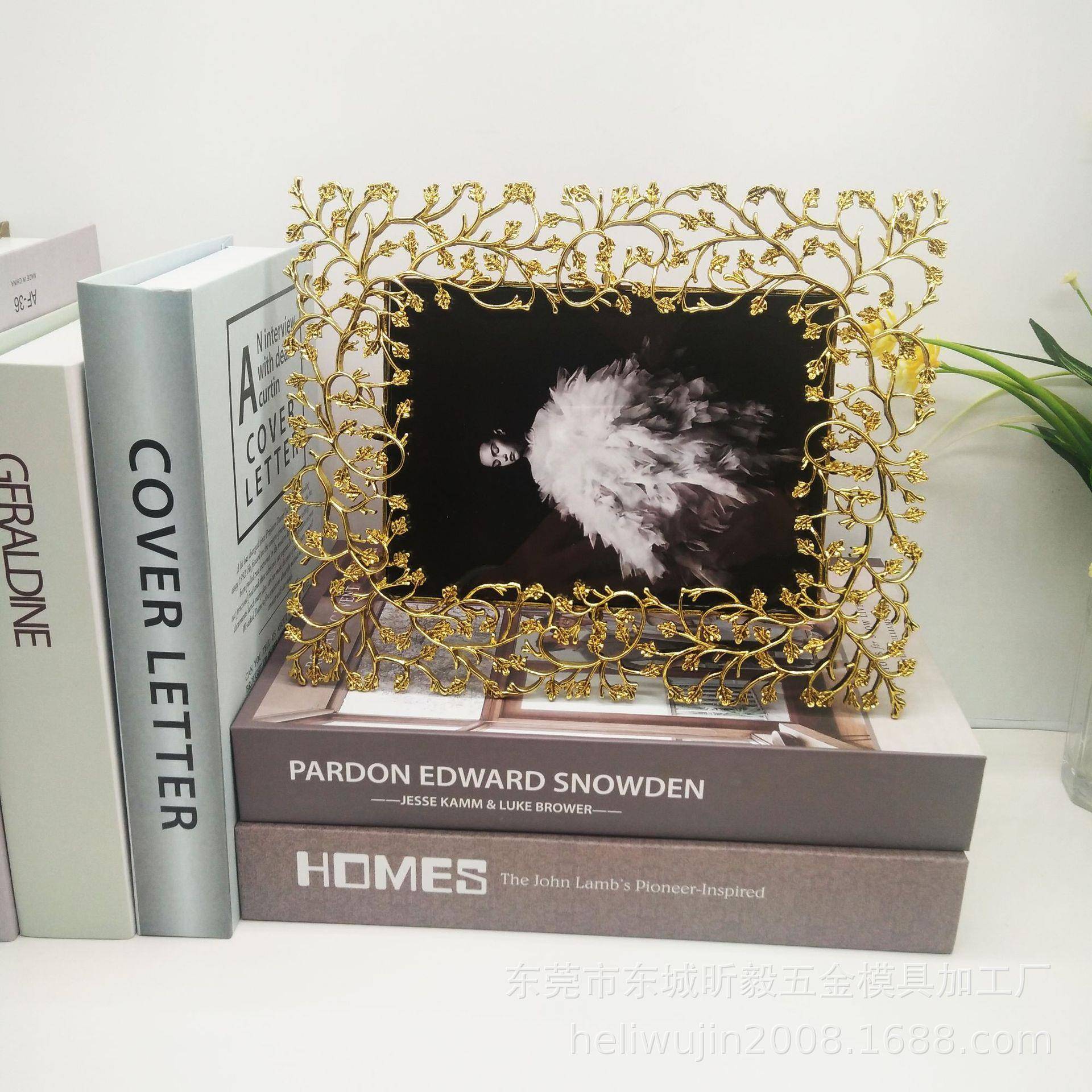 镂空古金金6寸，，属7大寸金色xy062相框款式新颖，高档气