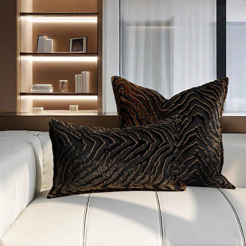 BEP『板山河』高中古风黑端金渐变虎纹抱沙发枕高级感样间软装靠