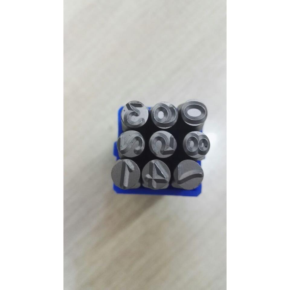 西德/刻字模/6mm，0-9数字整体英文字整体大写A-Z